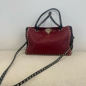 VALENTINO GARAVANI
Medium Rockstud Tote Marine red and black